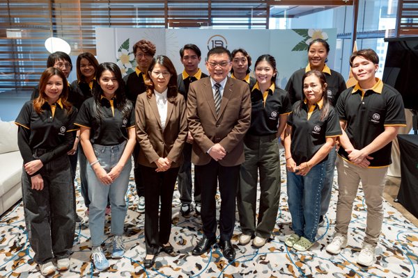 The most humane, professional and enthusiastic service, committed to giving customers a home-like feeling.